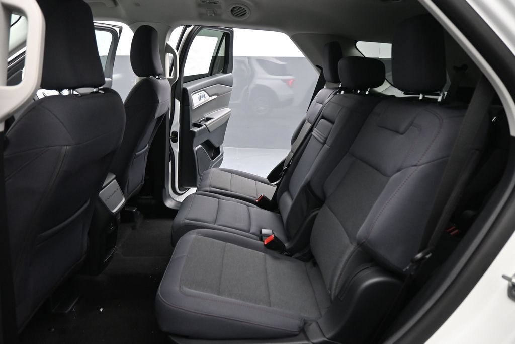 New 2026 Ford Explorer Active RWD image 19