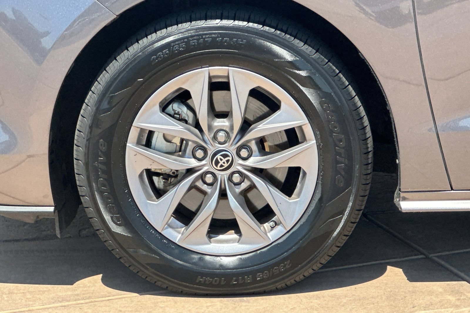 Certified 2022 Toyota Sienna XLE w/ XLE Plus Package FWD image 34
