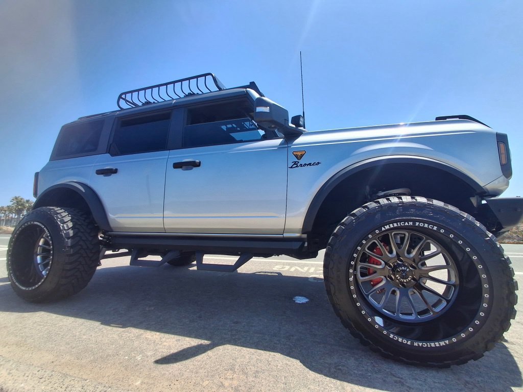 Used 2024 Ford Bronco Badlands AWD/4WD image 3