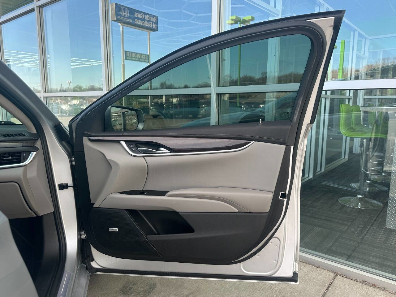 Used 2017 Cadillac XTS Luxury image 41