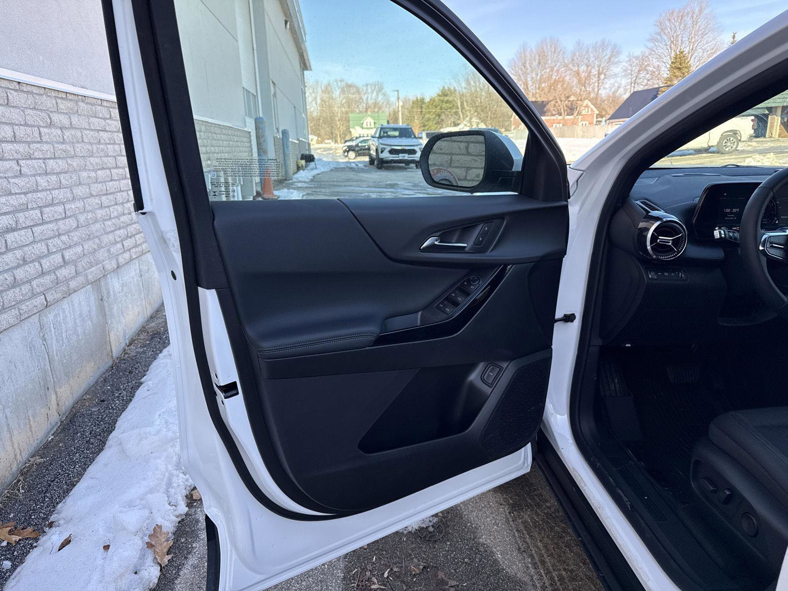 New 2026 Chevrolet Equinox LT w/ Convenience Package II image 9