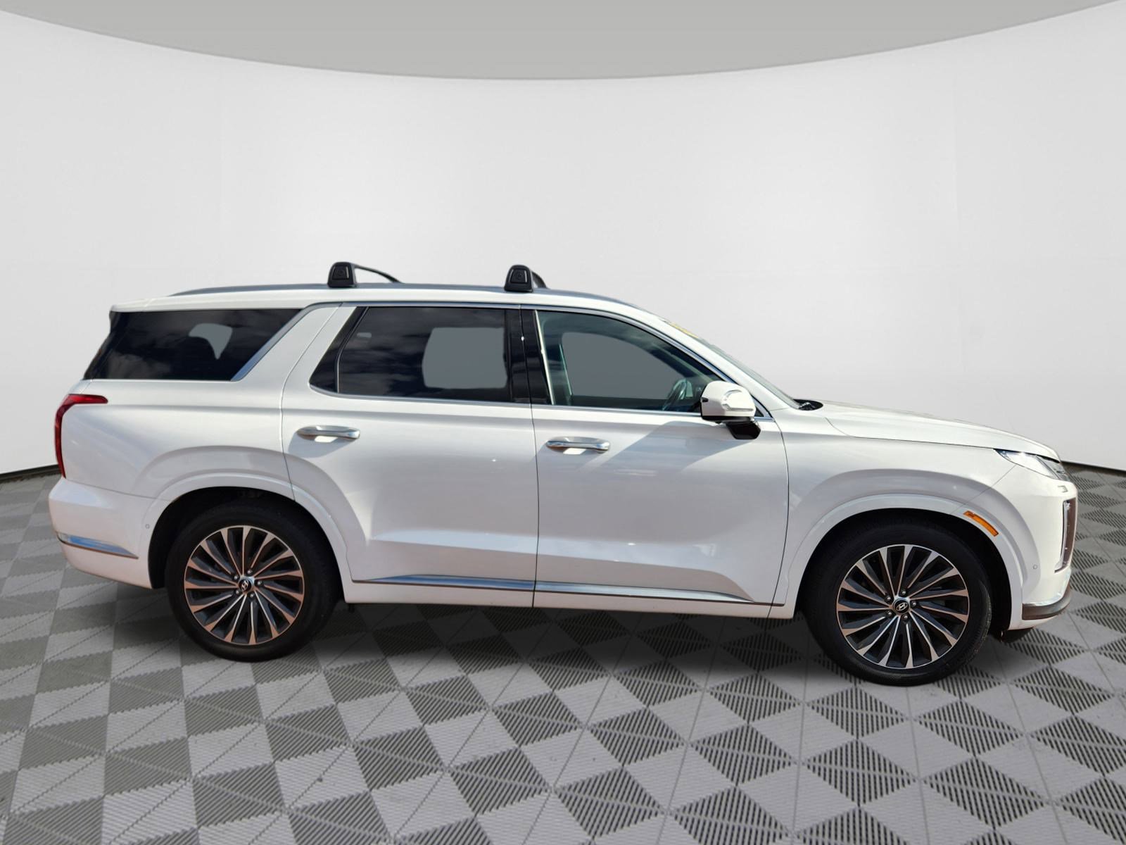 Used 2023 Hyundai Palisade Calligraphy image 6