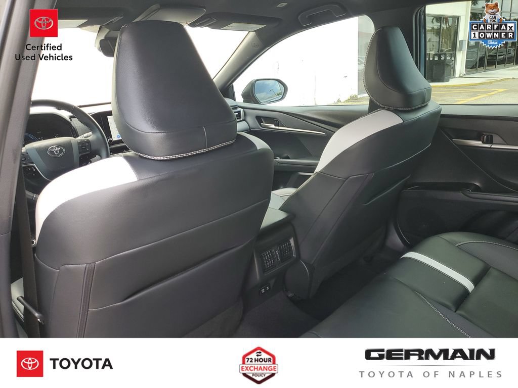 Used 2025 Toyota Camry SE w/ Convenience Package FWD image 23