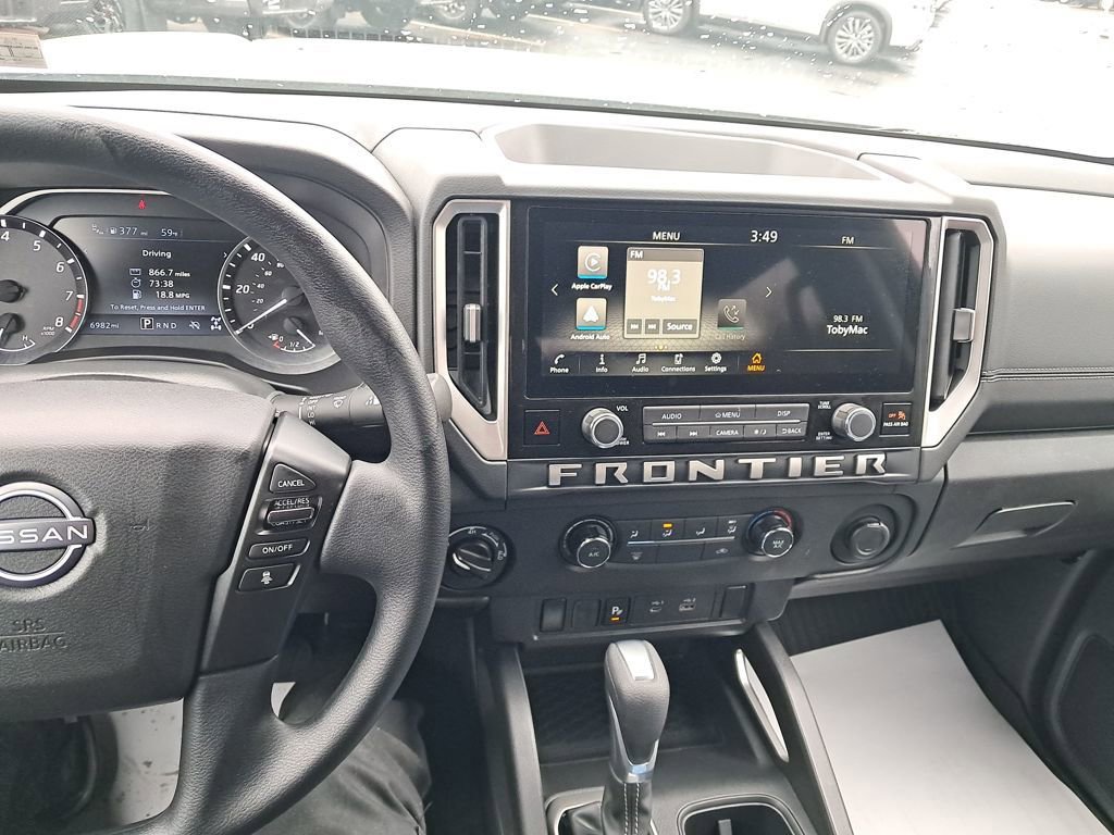 Certified 2025 Nissan Frontier SV image 26