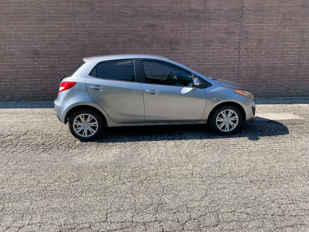 Used 2014 MAZDA MAZDA2 Sport FWD image 6