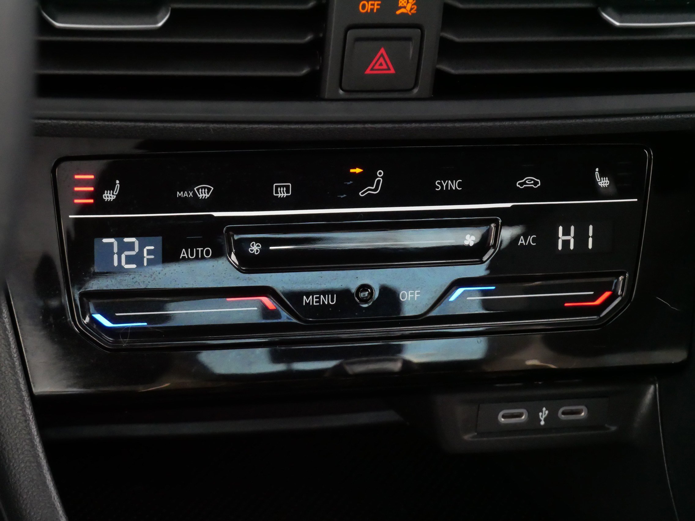 Certified 2025 Volkswagen Jetta Sport FWD image 23