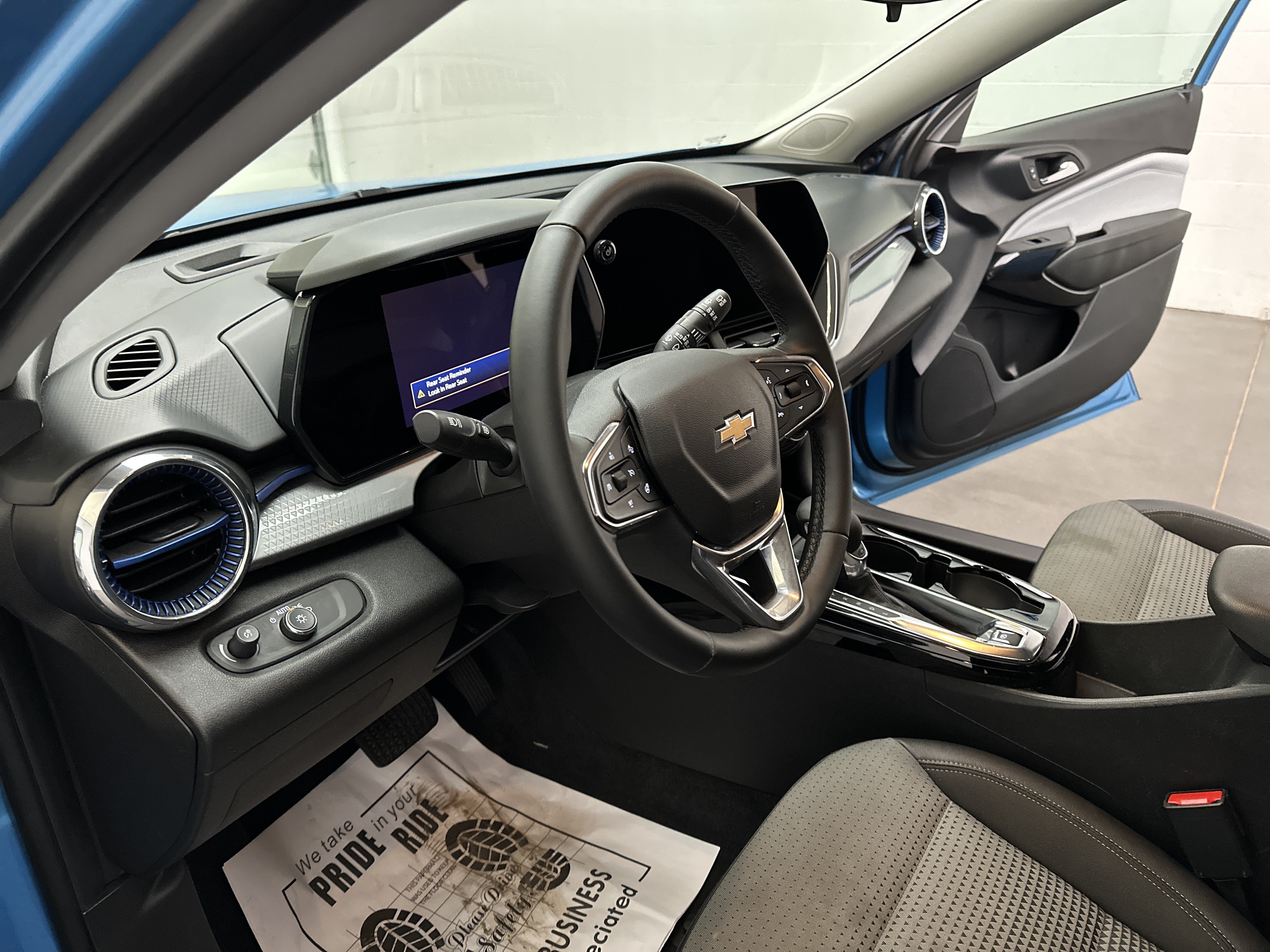 Used 2025 Chevrolet Trax LT w/ Driver Confidence Package FWD image 15