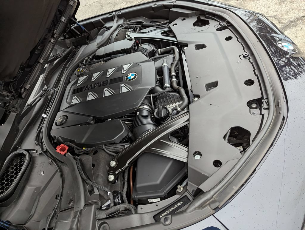 Used 2023 BMW 760i xDrive AWD/4WD image 48