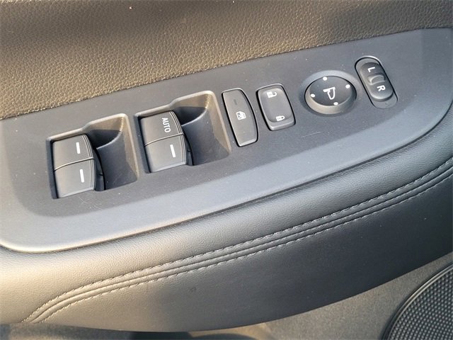 Used 2025 Honda HR-V LX image 16