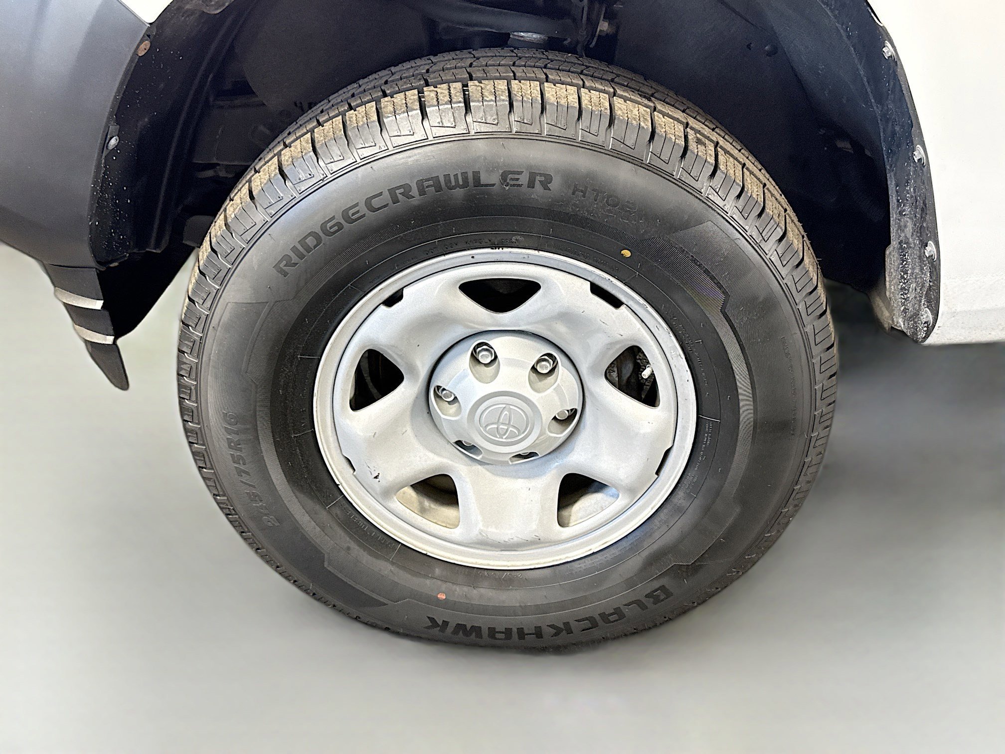Used 2020 Toyota Tacoma SR RWD image 37