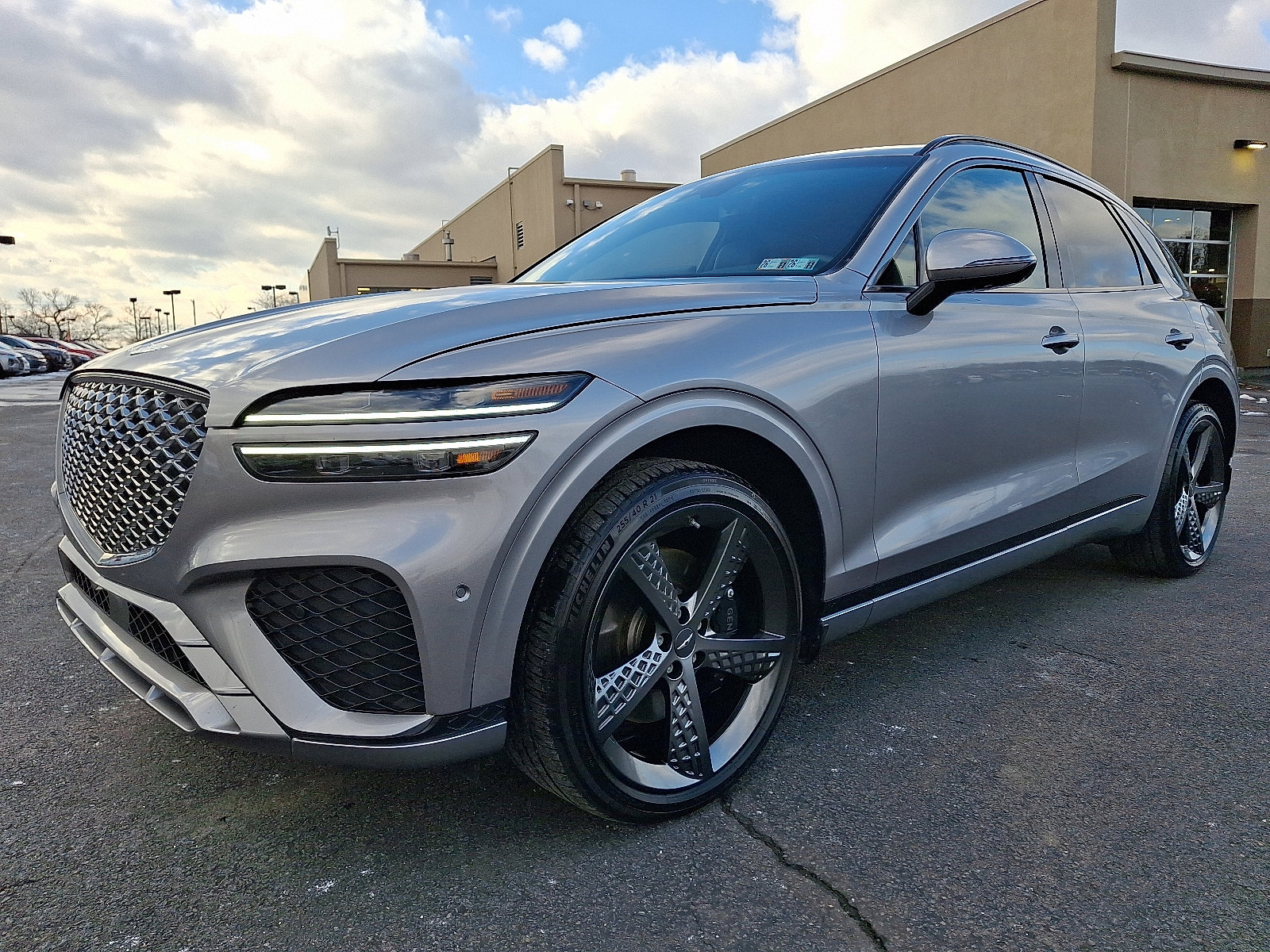 Used 2023 Genesis GV70 2.5T w/ Sport Prestige Package image 3