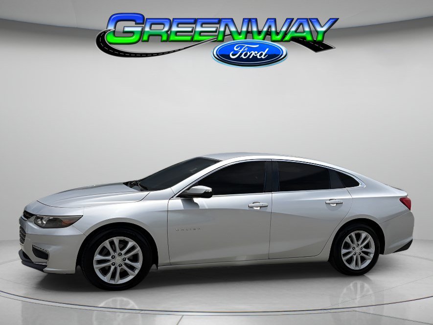 Used 2017 Chevrolet Malibu LT FWD image 1
