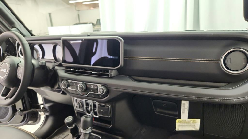 Used 2025 Jeep Gladiator Sport image 23