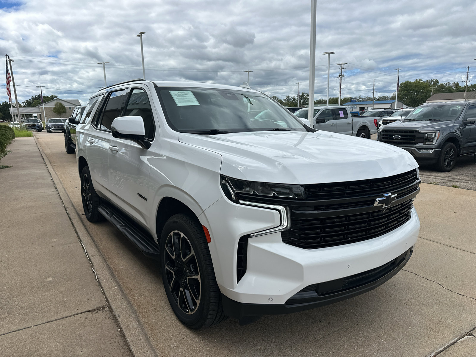 Used 2023 Chevrolet Tahoe RST w/ Luxury Package AWD/4WD image 8