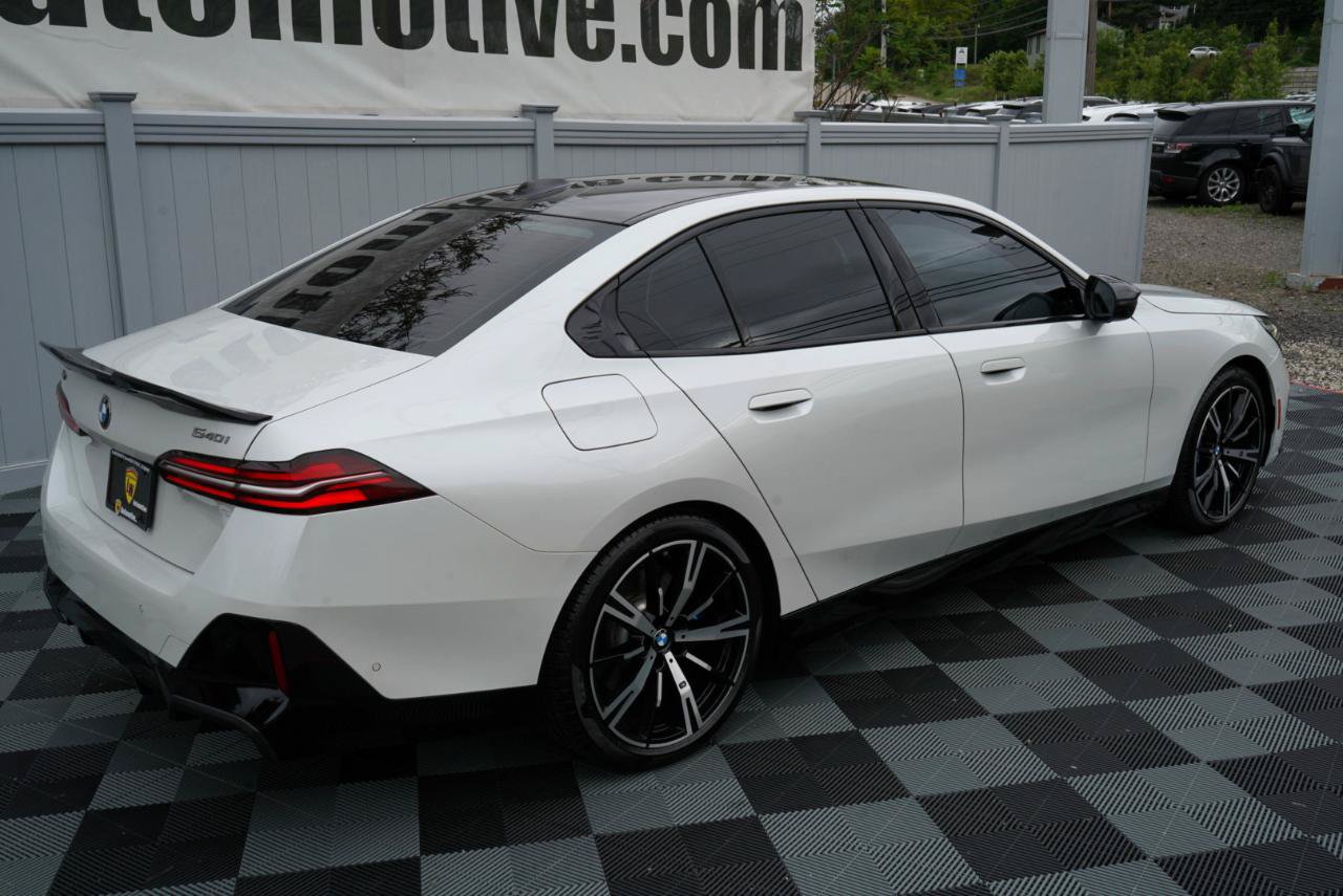 Used 2024 BMW 540i xDrive w/ Executive Package AWD/4WD image 5