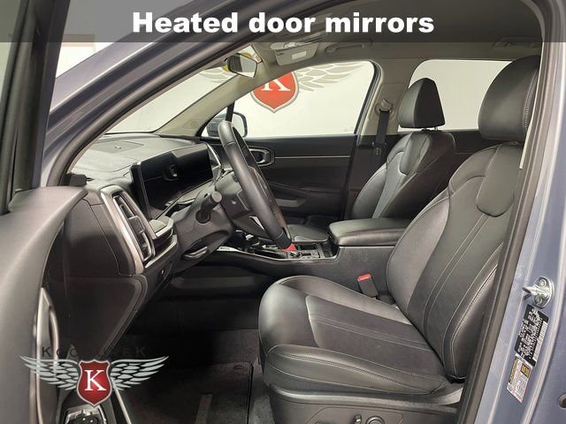 Used 2025 Kia Sorento S image 12