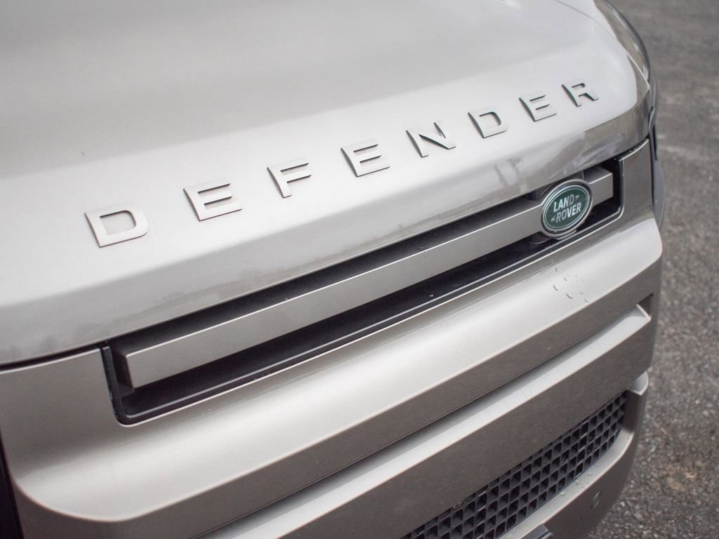 Certified 2024 Land Rover Defender 110 X-Dynamic SE image 16
