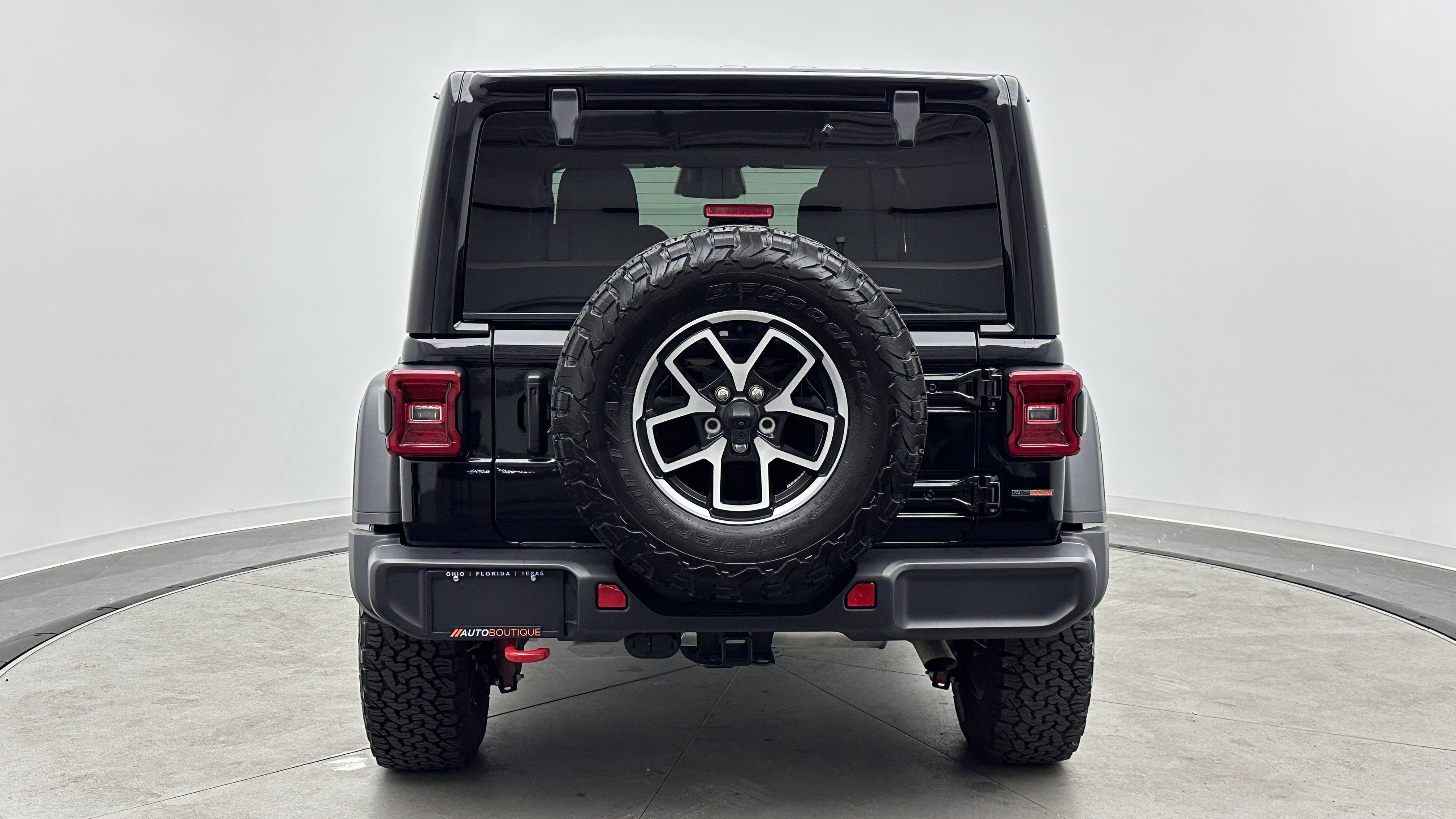 Used 2025 Jeep Wrangler Unlimited Rubicon AWD/4WD image 6