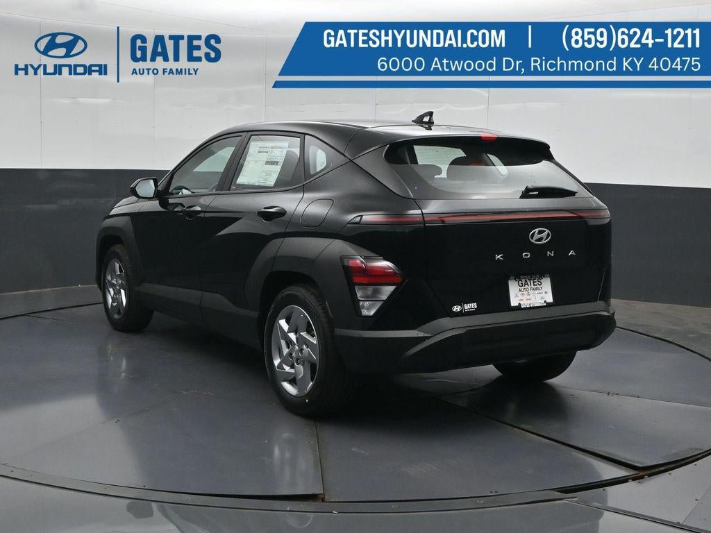 New 2027 Hyundai Kona SE FWD image 8