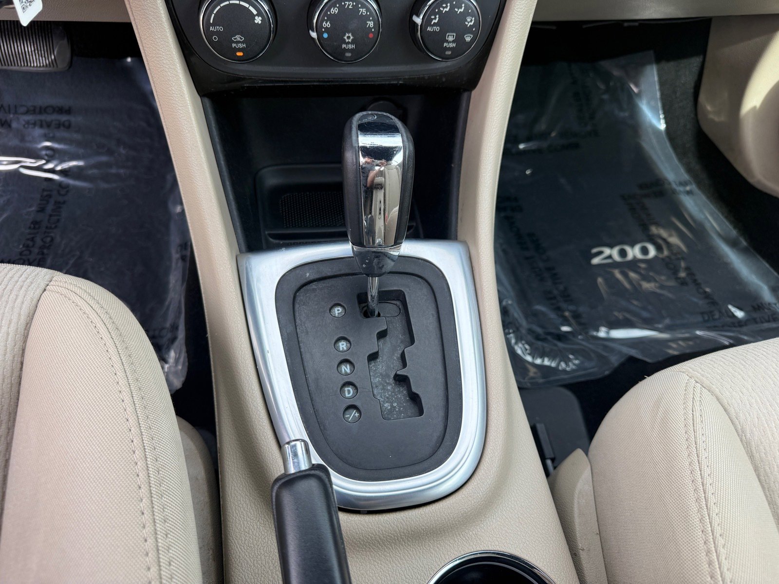 Used 2013 Chrysler 200 Touring image 22