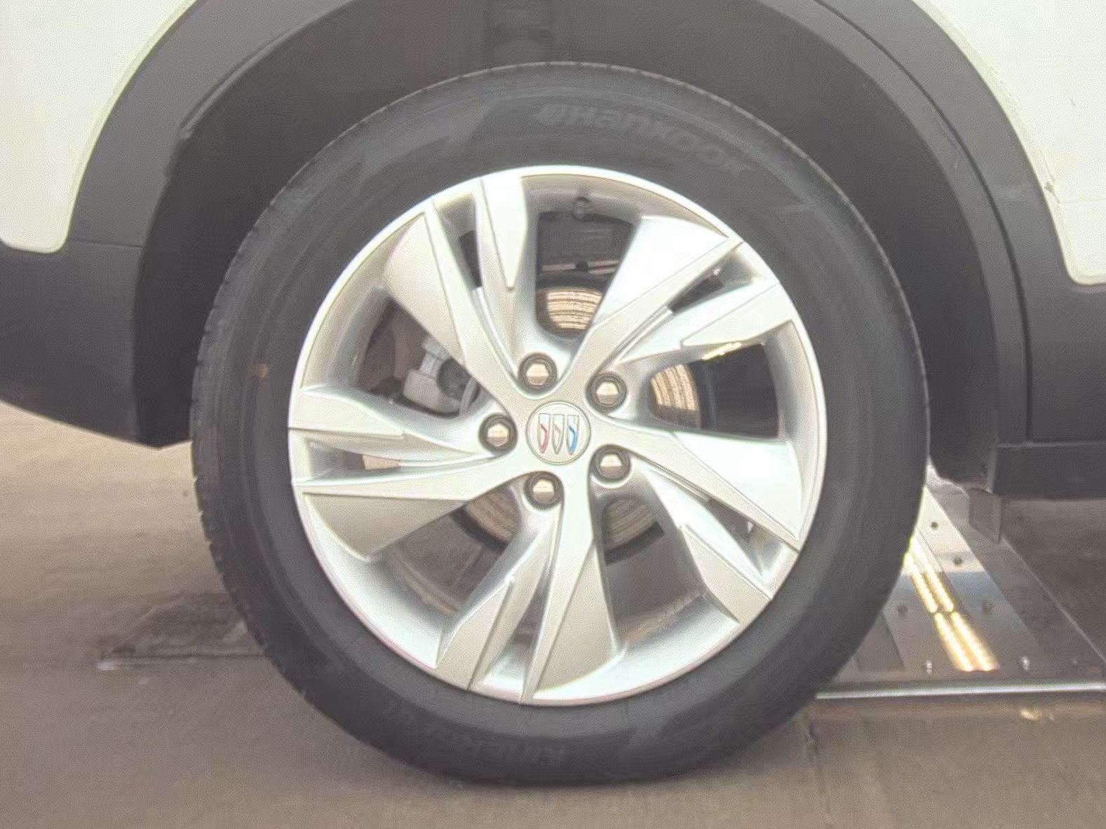 Used 2024 Buick Encore GX Preferred FWD image 17