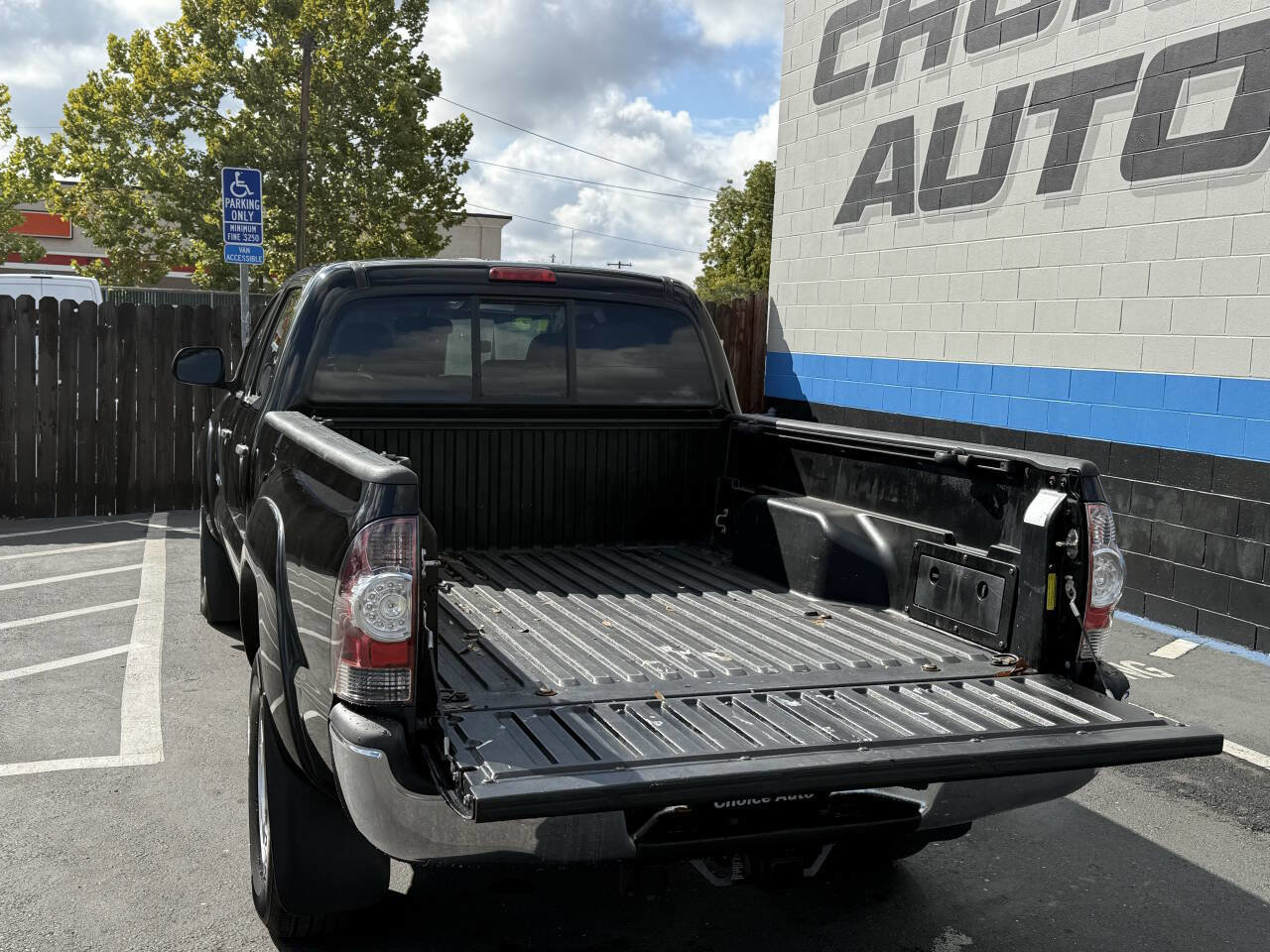Used 2013 Toyota Tacoma PreRunner w/ SR5 Pkg image 17