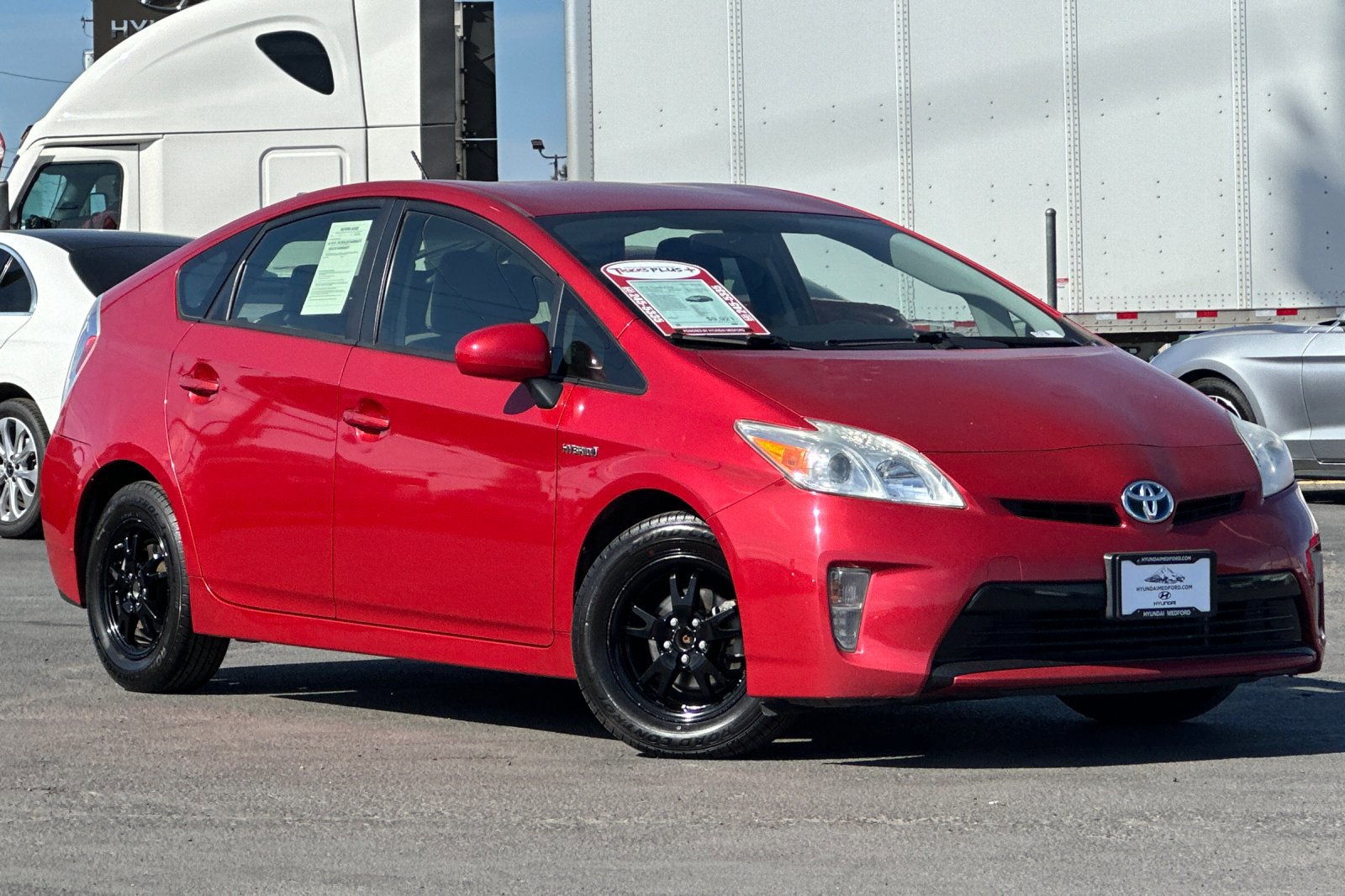Used 2015 Toyota Prius Two FWD image 2