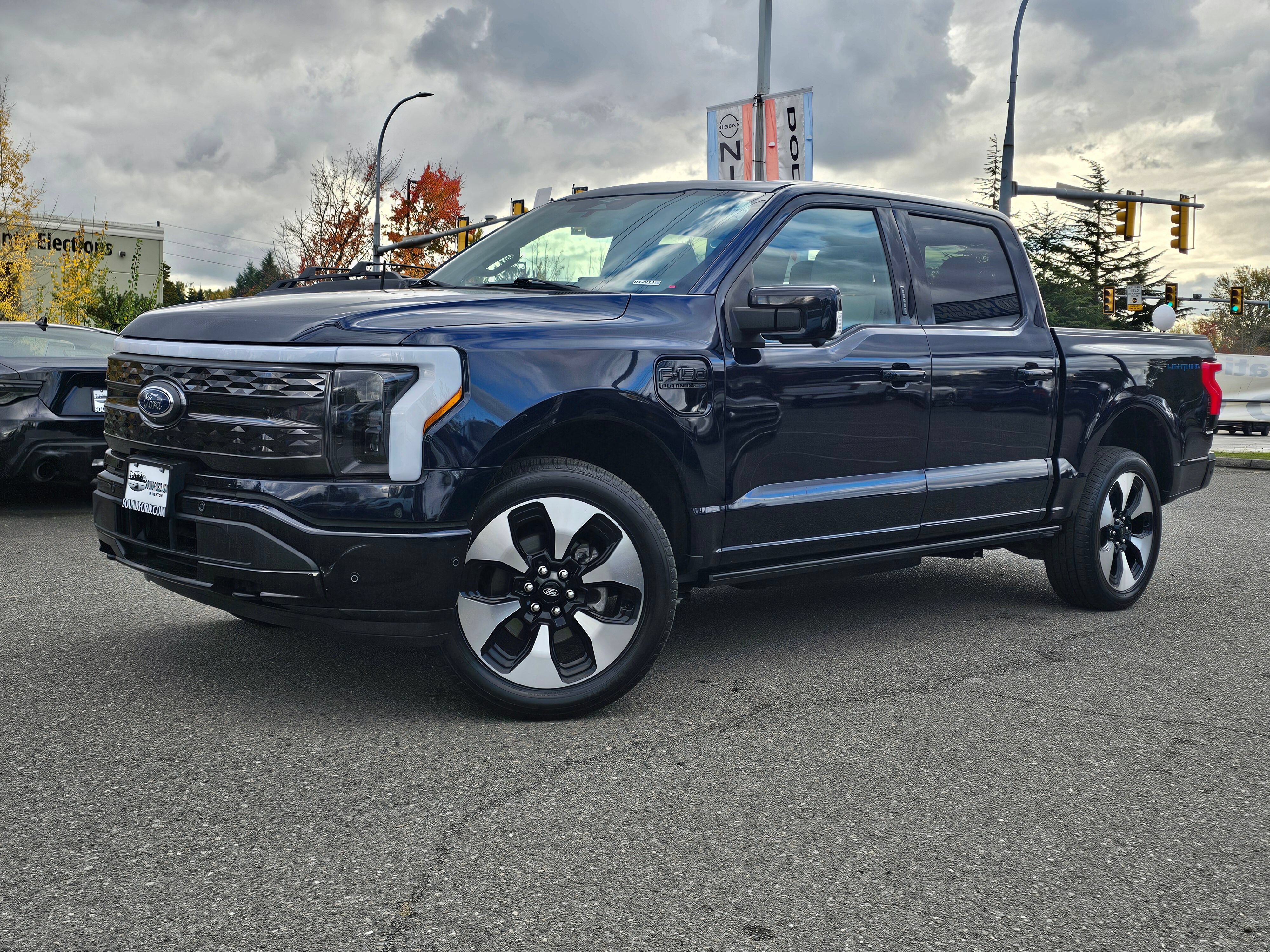 Certified 2023 Ford F150 Lightning Platinum AWD/4WD image 1