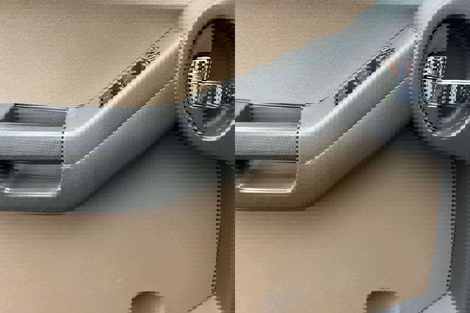 Used 2007 Nissan Xterra S w/ Protection Pkg image 12