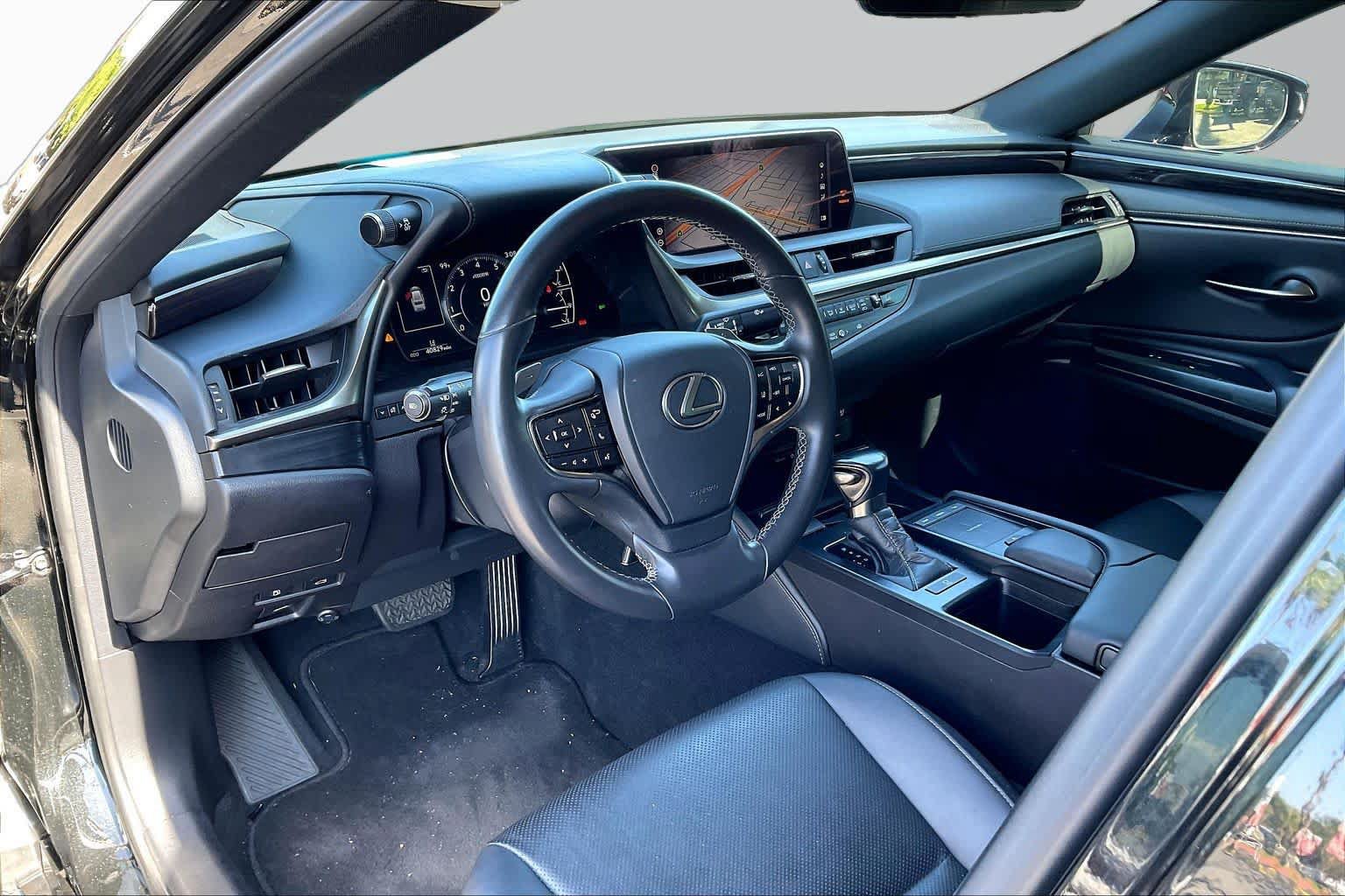 Used 2021 Lexus ES 350 w/ Premium Package FWD image 16