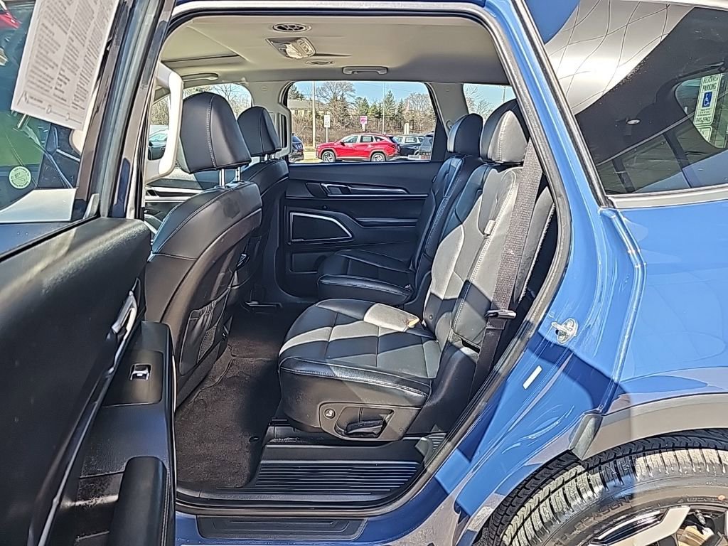 Used 2025 Kia Telluride S AWD/4WD image 31