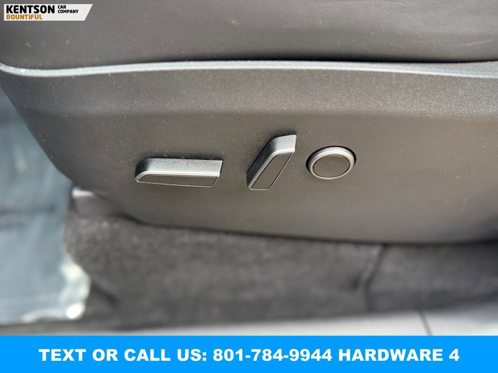 Used 2023 Tesla Model Y Long Range image 30