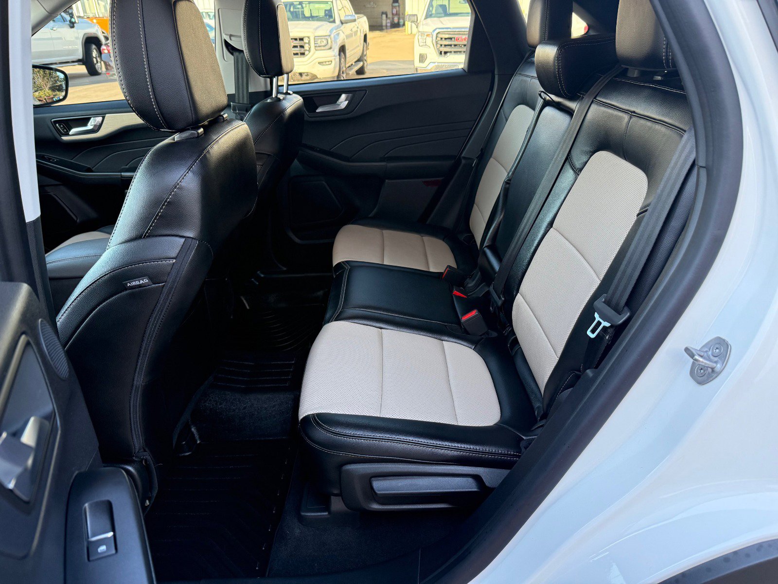 Used 2022 Ford Escape Titanium w/ Titanium Elite Package image 11