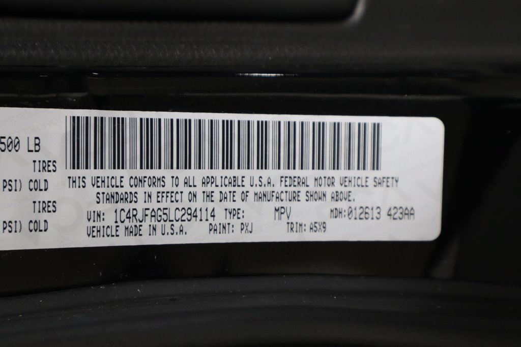 Used 2020 Jeep Grand Cherokee Laredo AWD/4WD image 37