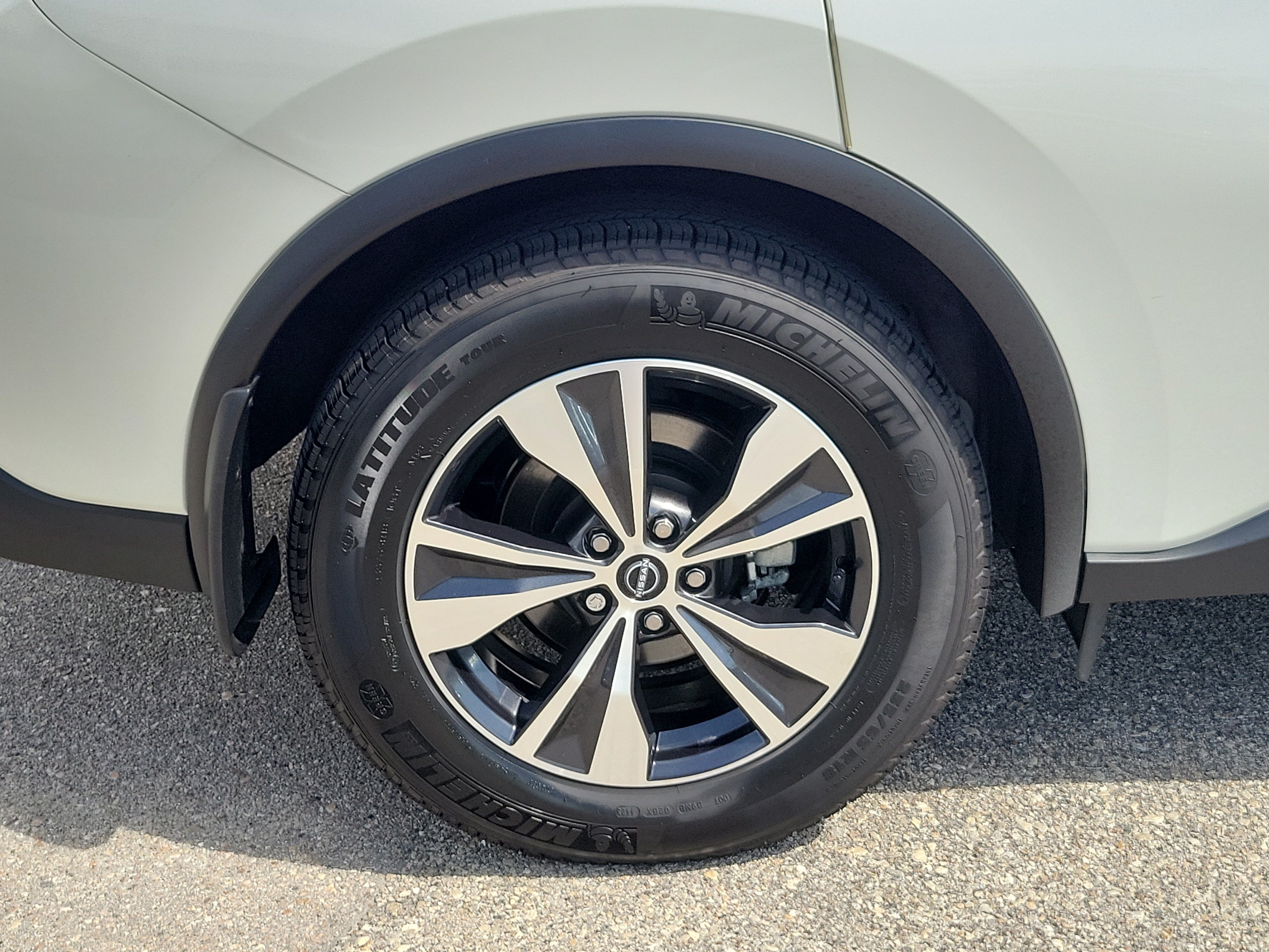 Used 2024 Nissan Murano SV AWD/4WD image 9