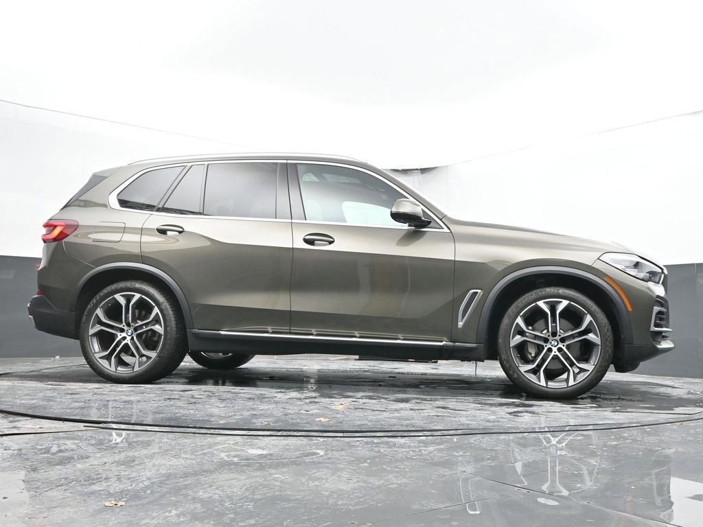 Used 2023 BMW X5 xDrive40i w/ Premium Package image 48