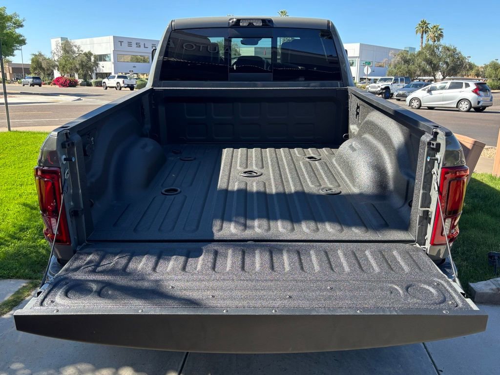 Used 2026 RAM 2500 Laramie AWD/4WD image 13