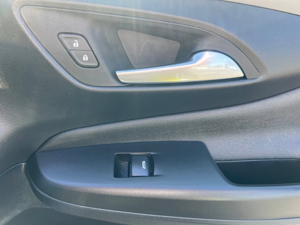 Used 2025 Buick Envista Preferred FWD image 36