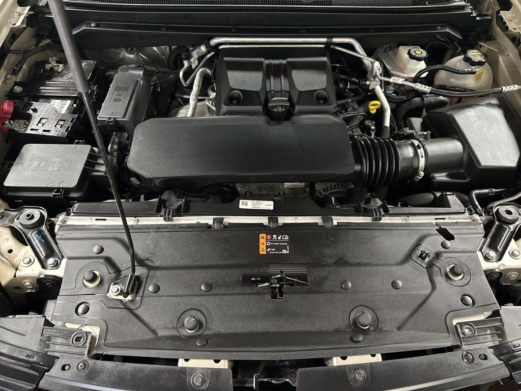 Used 2024 Chevrolet Colorado ZR2 w/ ZR2 Convenience Package III AWD/4WD image 34