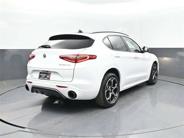Used 2022 Alfa Romeo Stelvio Veloce image 55
