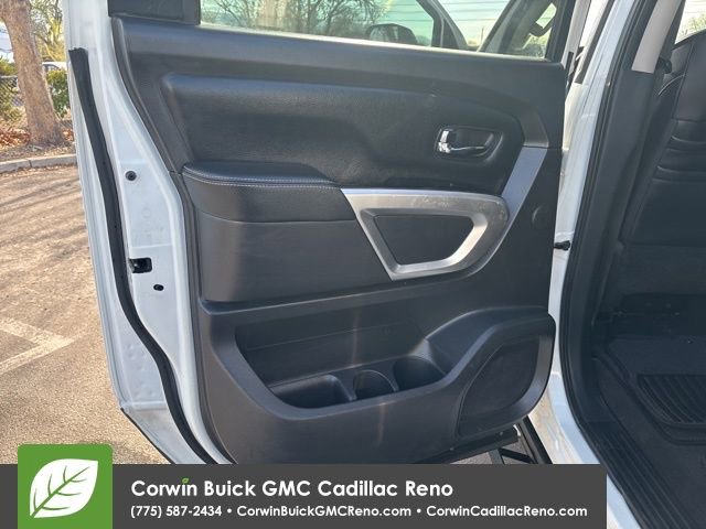 Used 2016 Nissan Titan PRO-4X image 16