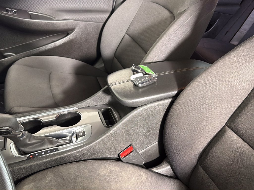 Used 2023 Chevrolet Malibu LT FWD image 24