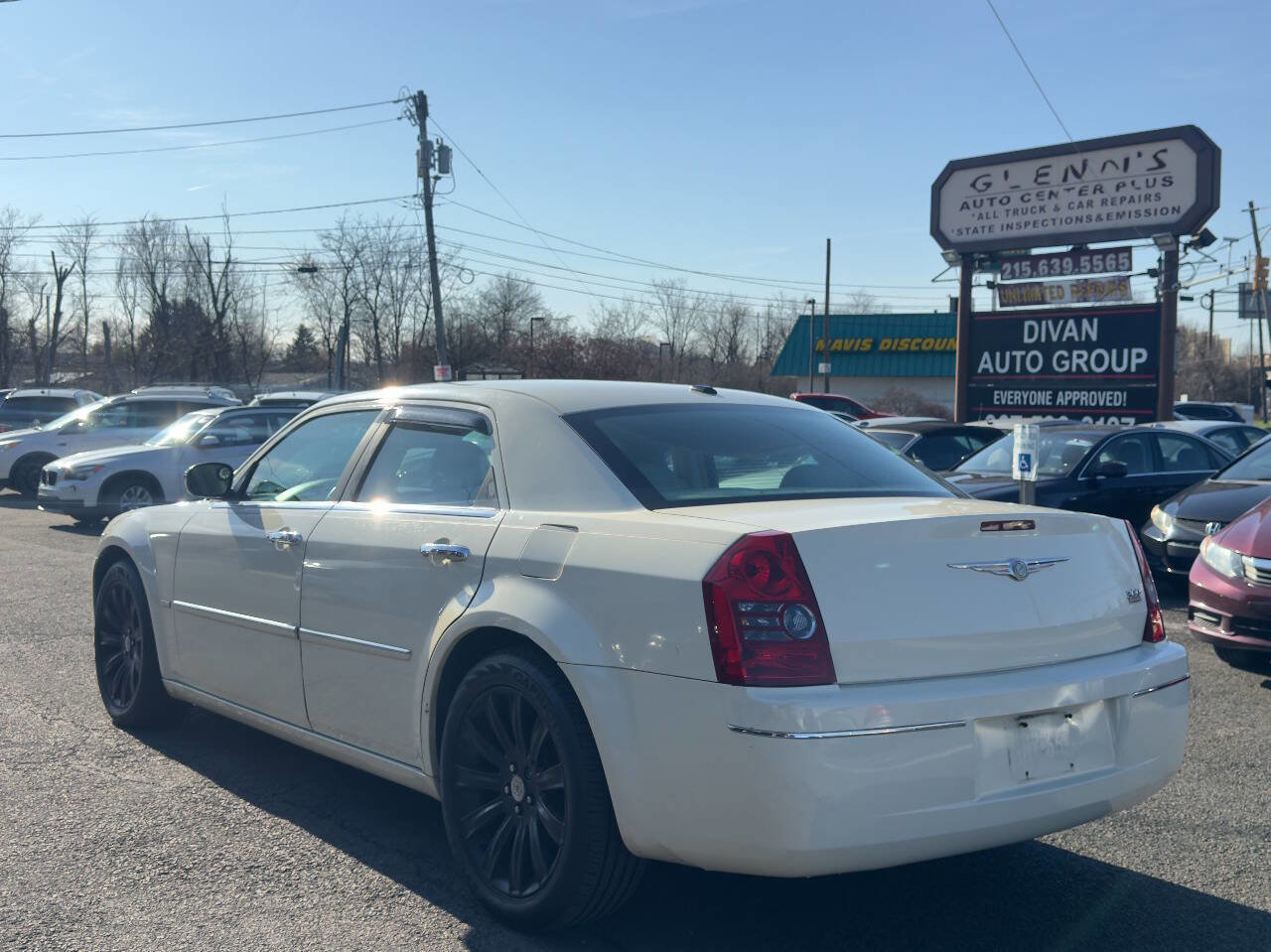 Used 2010 Chrysler 300 Touring image 3