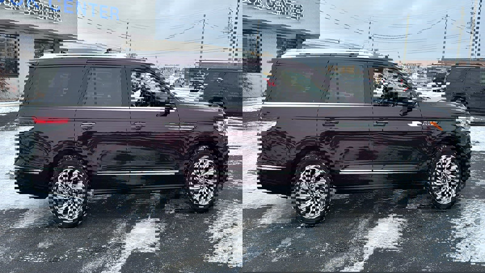 Used 2023 Lincoln Navigator Reserve w/ Equipment Group 201A image 8