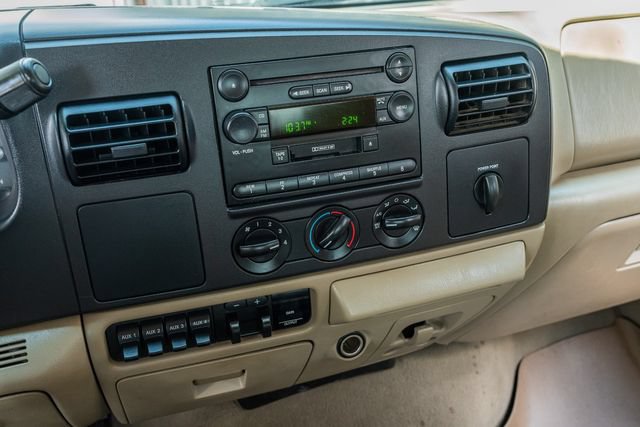Used 2005 Ford F350 Lariat RWD image 26
