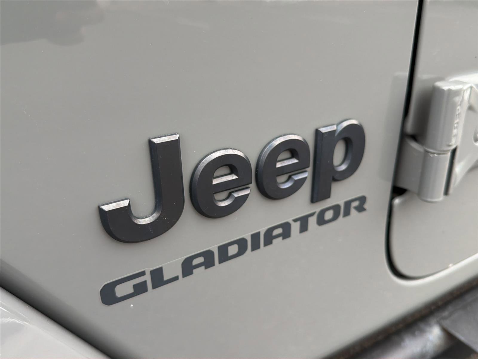 Used 2021 Jeep Gladiator Sport image 30