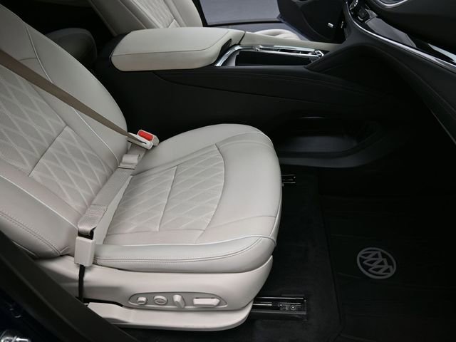 Used 2023 Buick Enclave Avenir w/ Avenir Technology Package FWD image 29