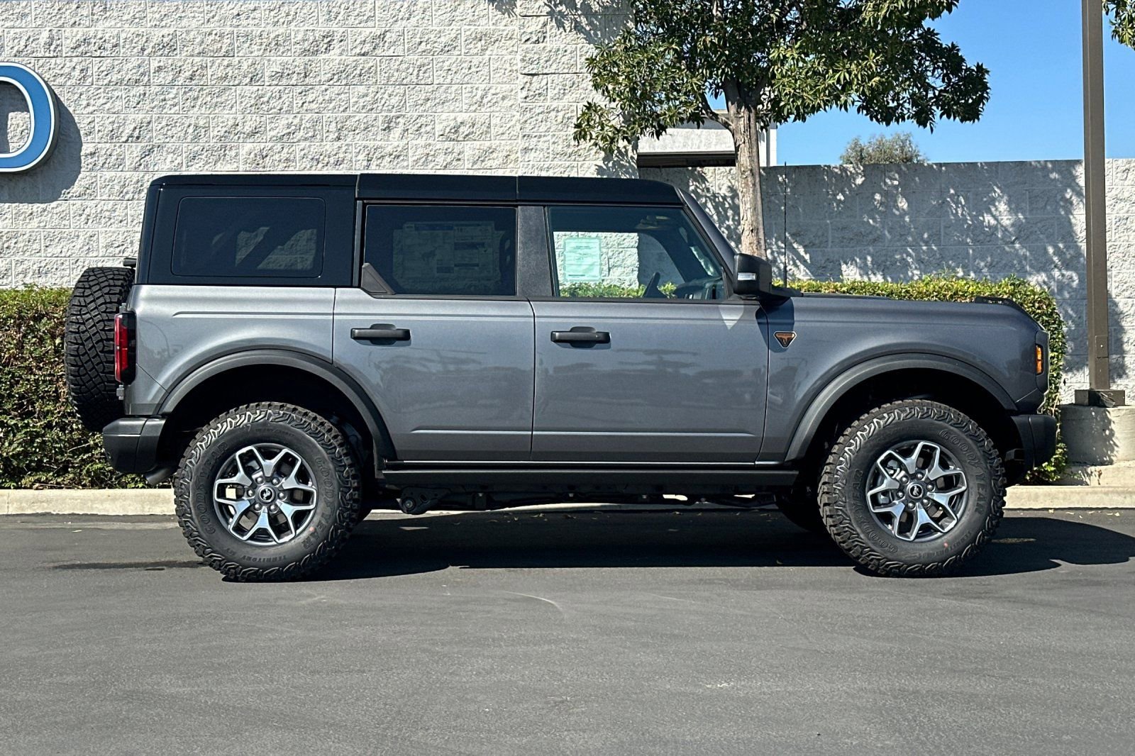 New 2025 Ford Bronco Badlands AWD/4WD video 3