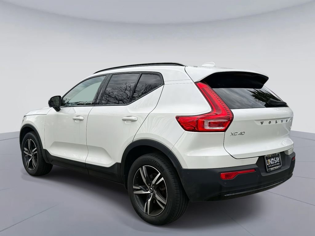 Used 2023 Volvo XC40 B5 Plus w/ Driver Assist Package image 12