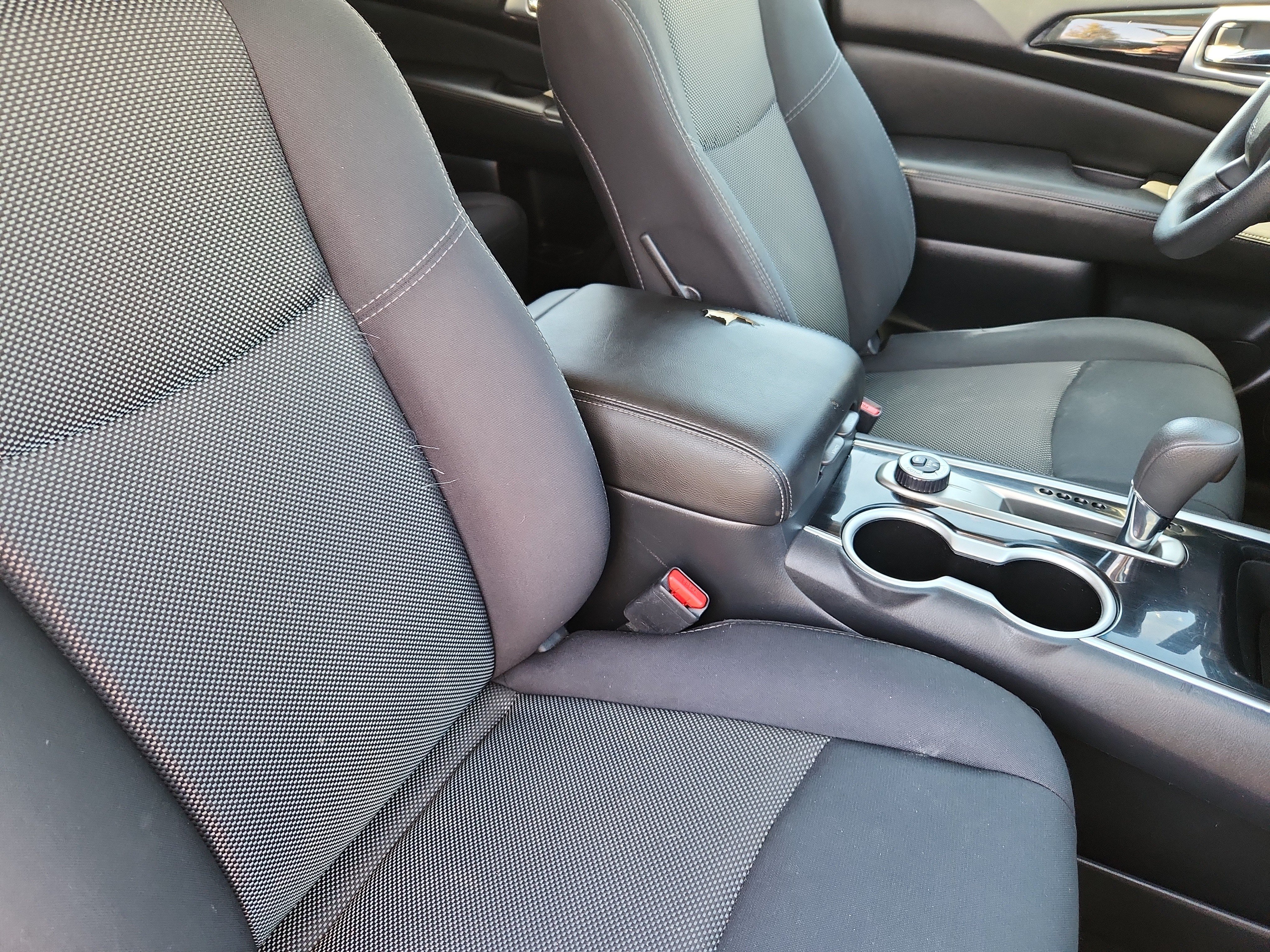 Used 2019 Nissan Pathfinder S AWD/4WD image 16